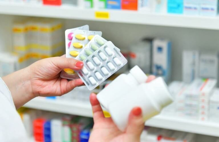 Tham khảo nhiều loại thuốc để chọn được sản phẩm phù hợp nhất. 